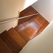Afagamento e Envernizamento de Escadas