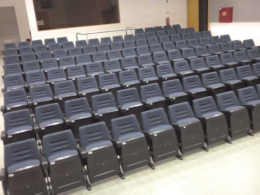 Estofamento cadeiras auditório