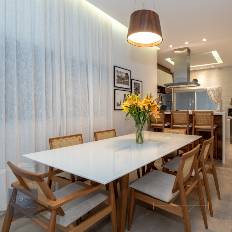 Sala de almoço e cozinha