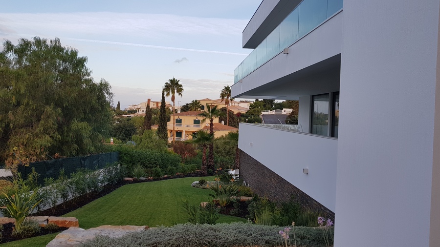 Espaço exterior - jardim