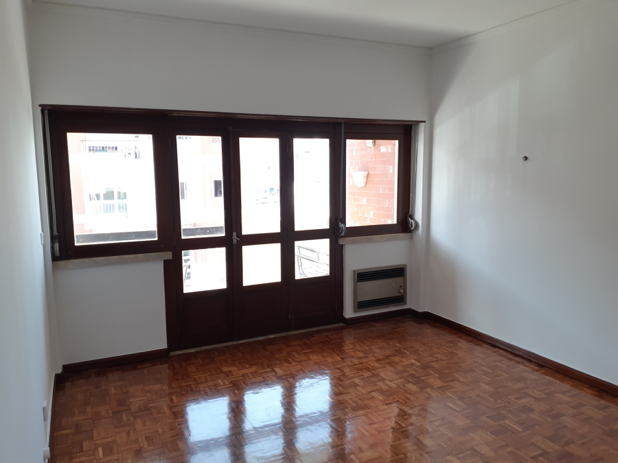 Pintar, afagar, envernizar