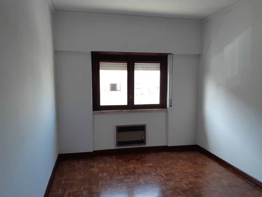 Pintar, afagar e envernizar