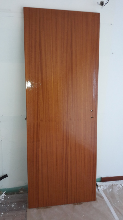 Envernizamento de portas
