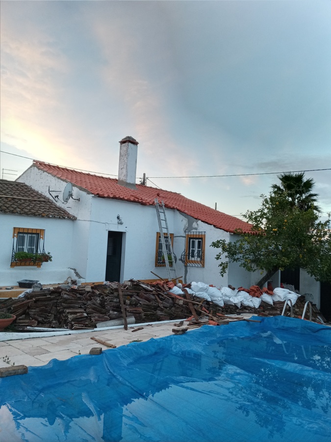 Substituição de telhado e reparação da chamine