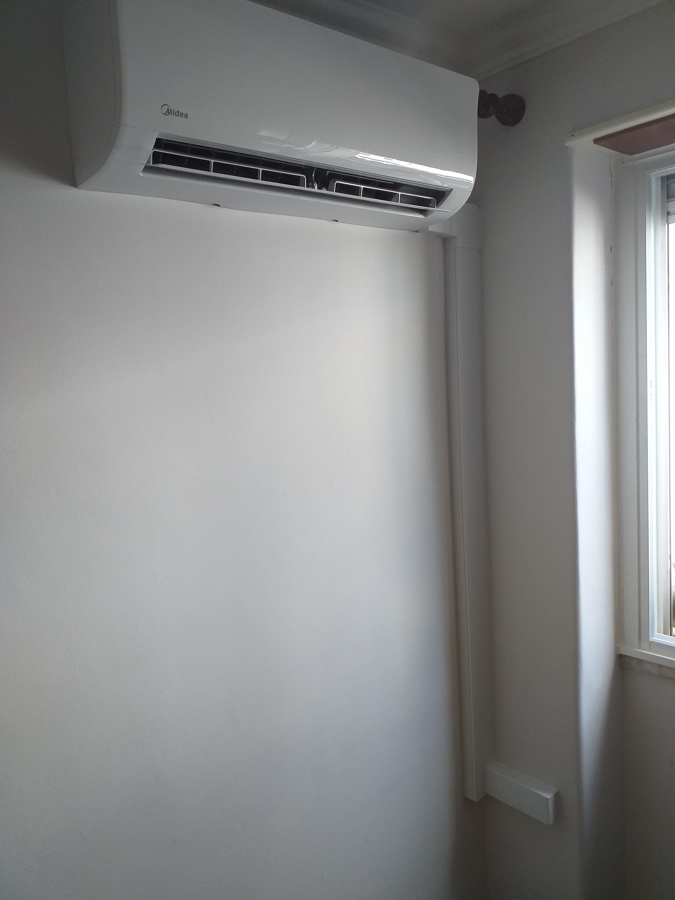 Unidade interior  com calha técnica