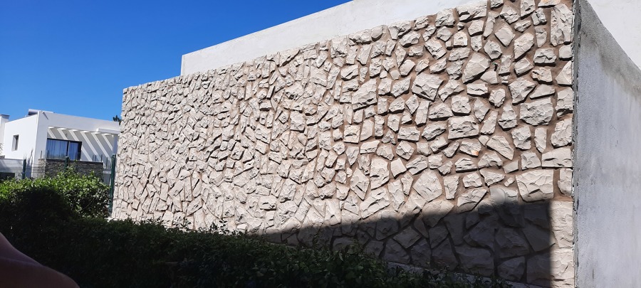 Assentamento de pedras almofadada