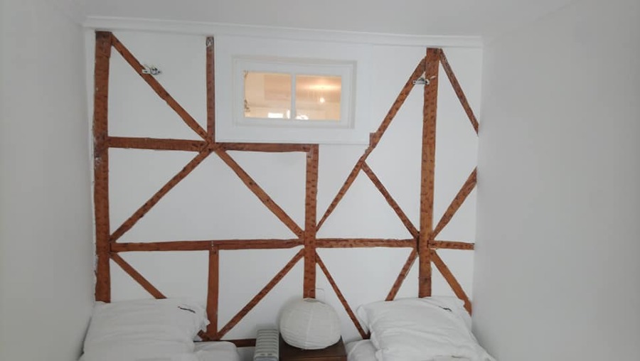 Pintura e verniz em apartamento antigo em São Bento,Lisboa.