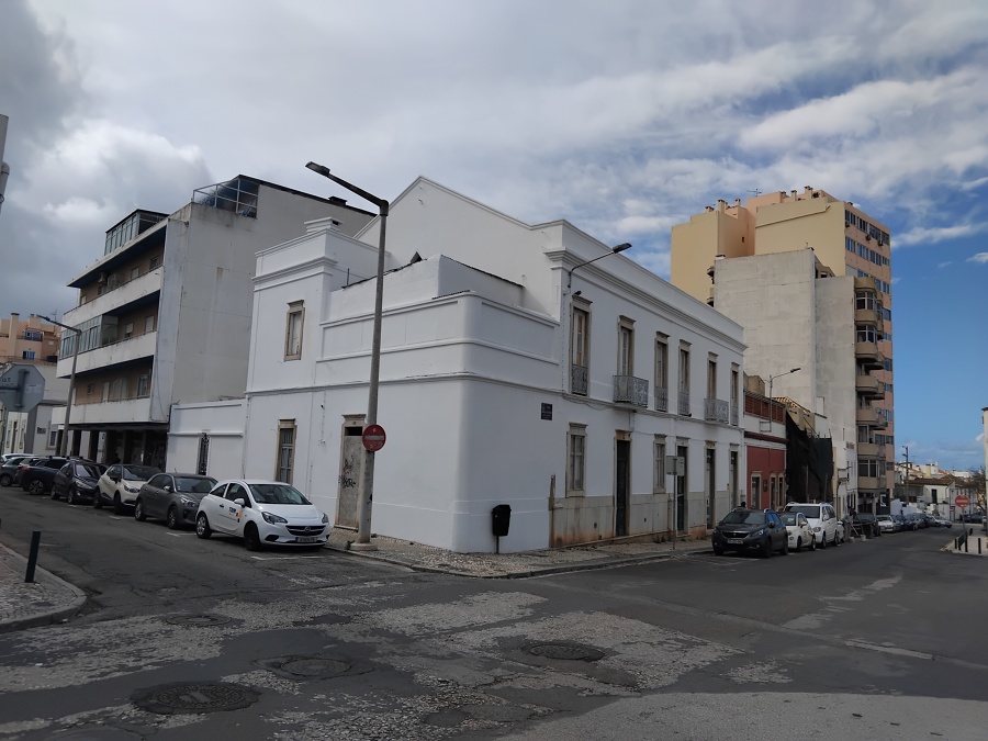 Pintura exterior edifício antigo