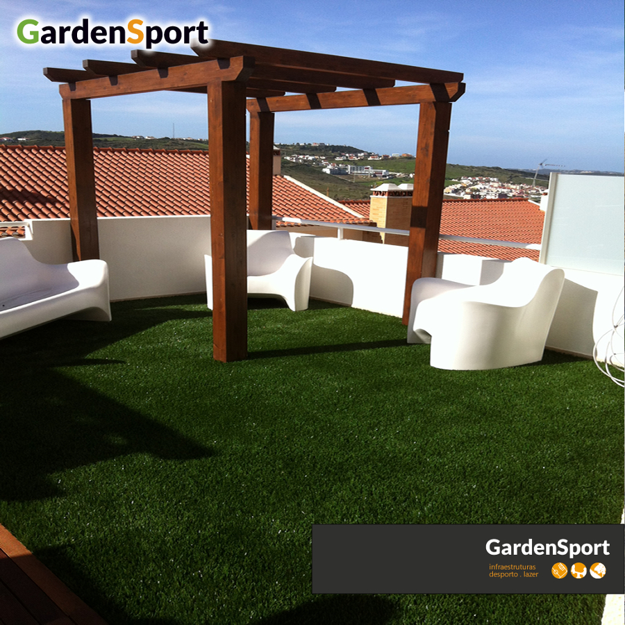 Terraço em relva sintética - Torres Vedras