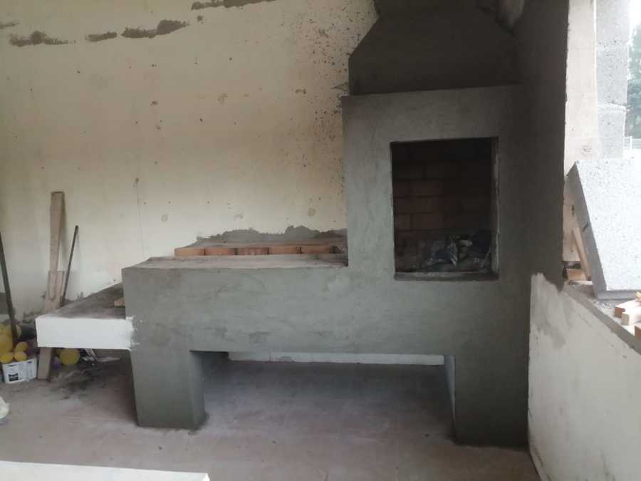 Churrasqueira com forno feita de acordo com pedido do cliente
