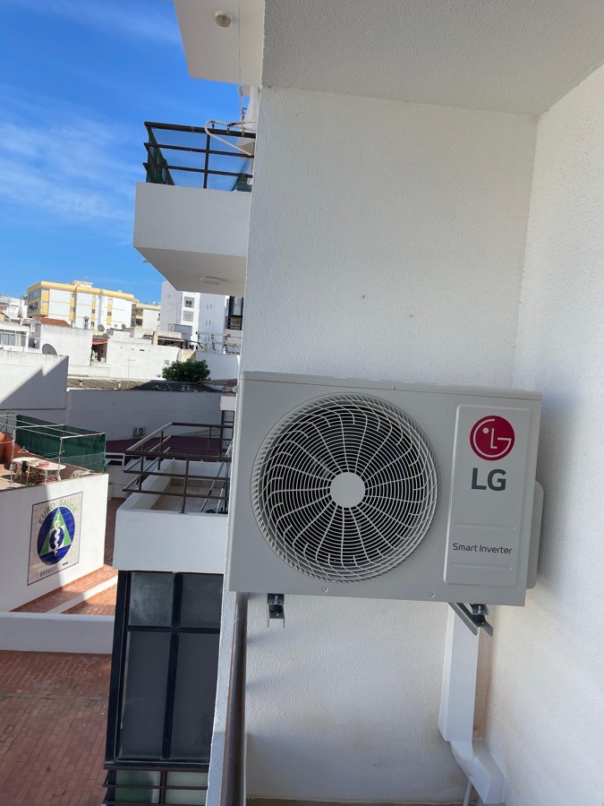 Instalação LG9000 btus Quarteira