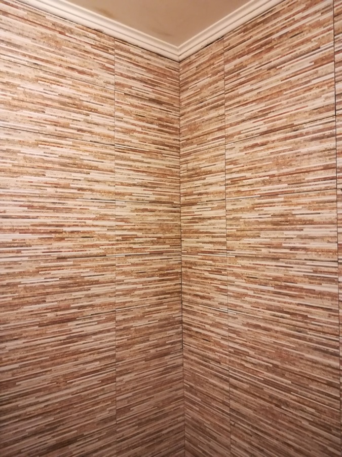 Execução de trabalho em casa de banho