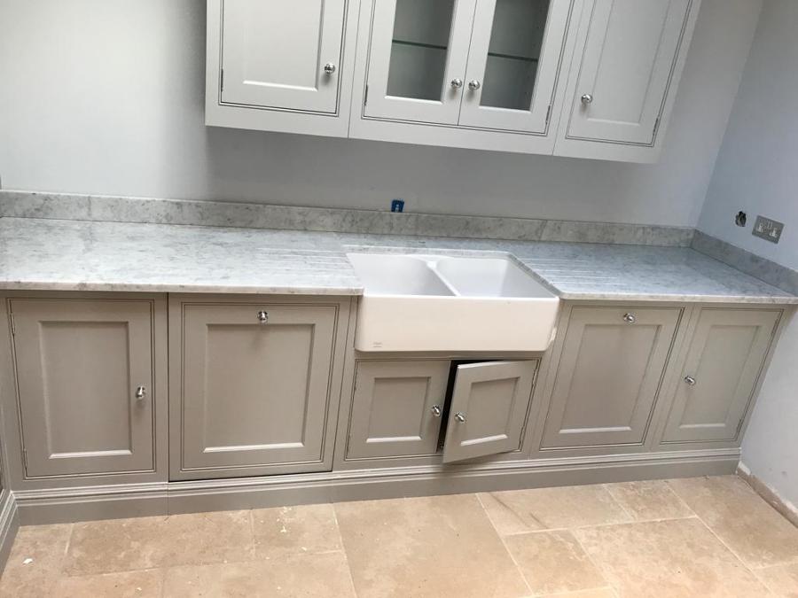 Bancada de Cozinha em Branco Carrara