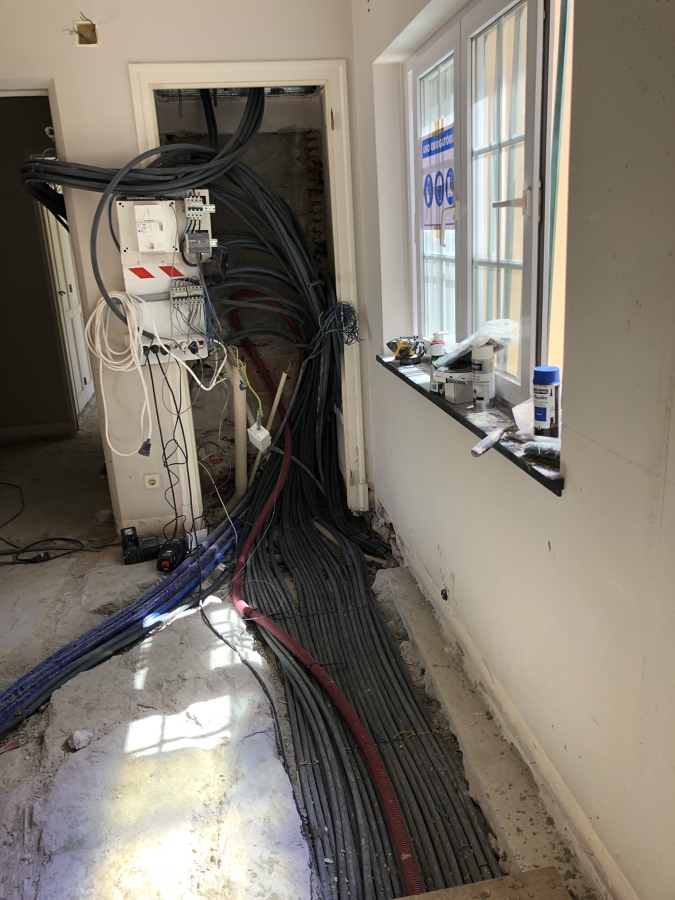 Canalização elétrica
