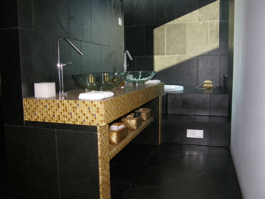 Casa de banho com toda a sofisticação, executada com excelência pela nossa equipa.