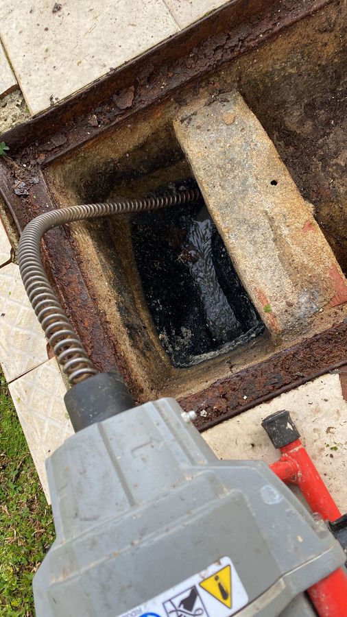 Desentupimento de esgotos