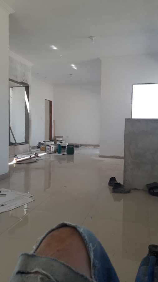 Chão porcelanato polido