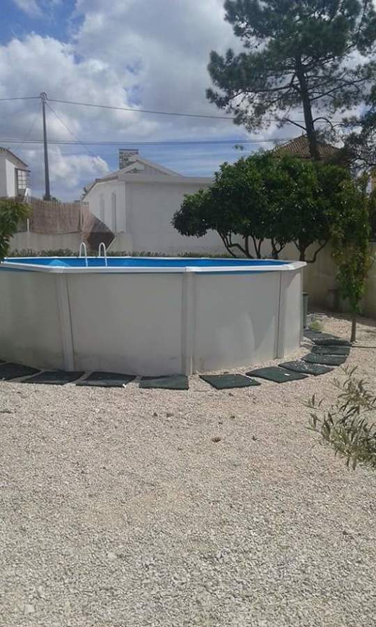 Montagem de piscina e colocação de gravilha jardim loures " remodelação "