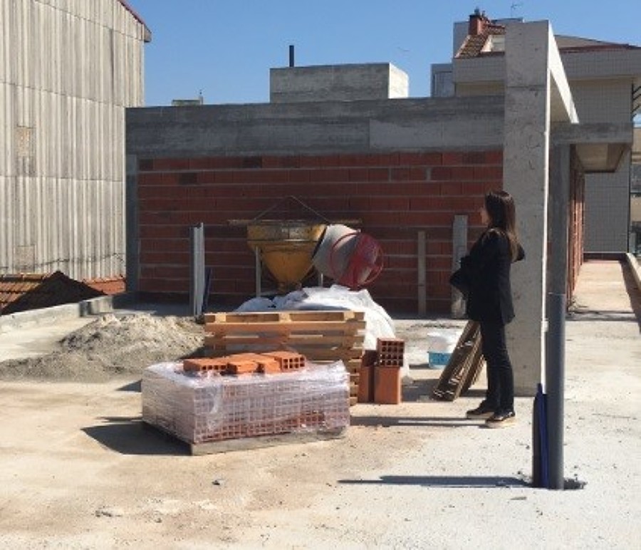 Construir