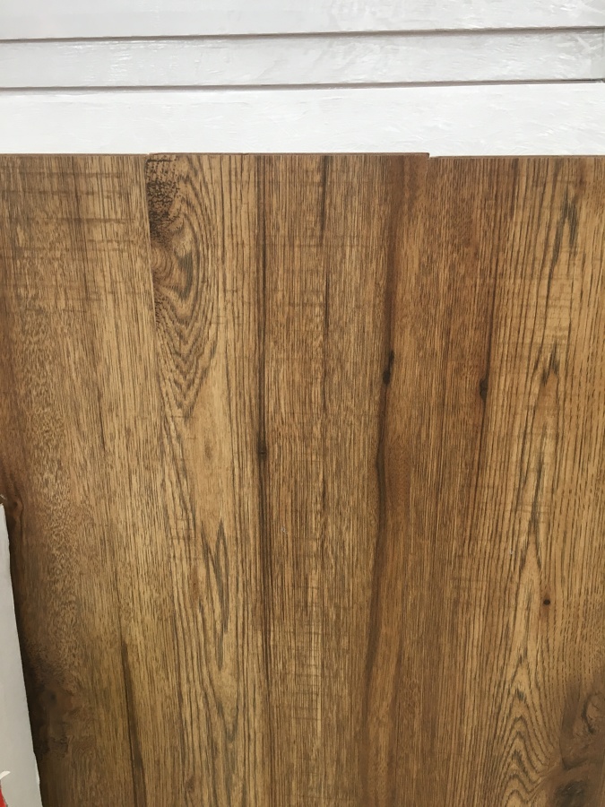 Aplicação de piso flutuante em moradia habitacional