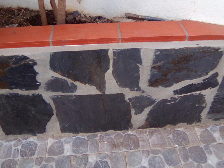 Forrar muro em pedra e invervizar