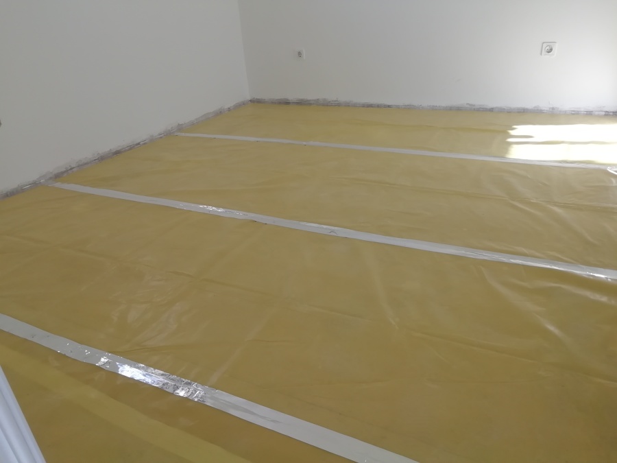 Aplicação isolamento chão flutuante