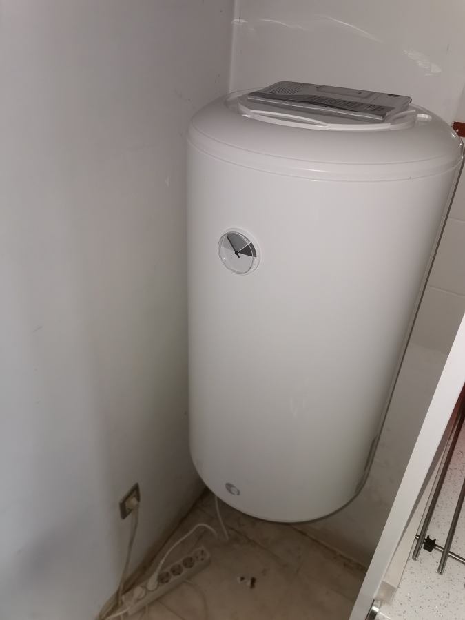 Instalação de termo ocumulador 80L (cilindro)