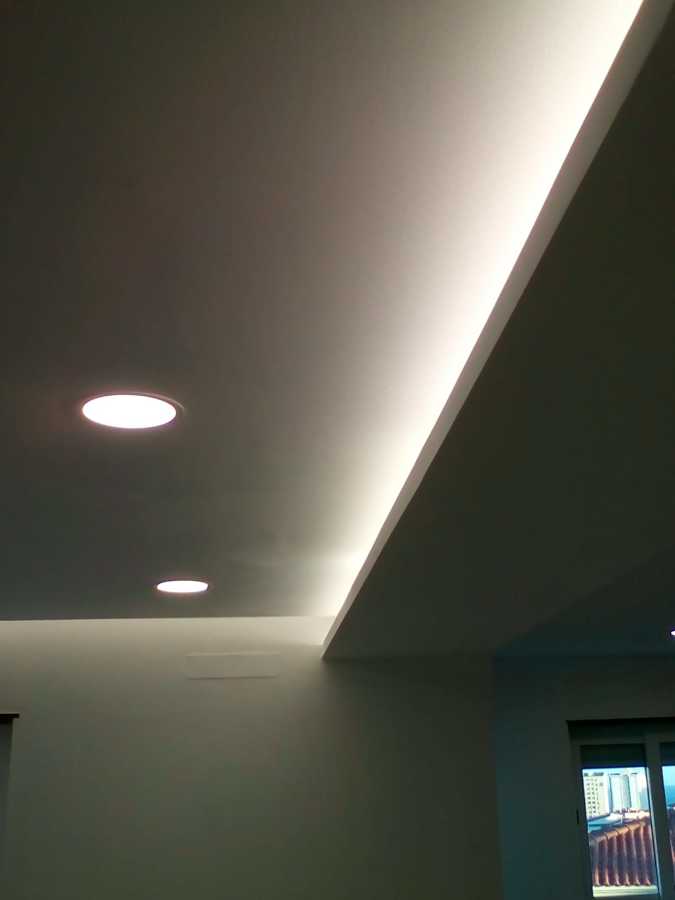Tecto com Iluminação embutida