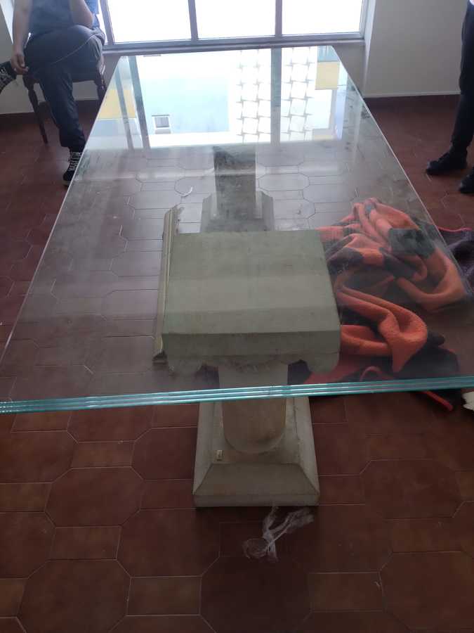 Mesa em vidro