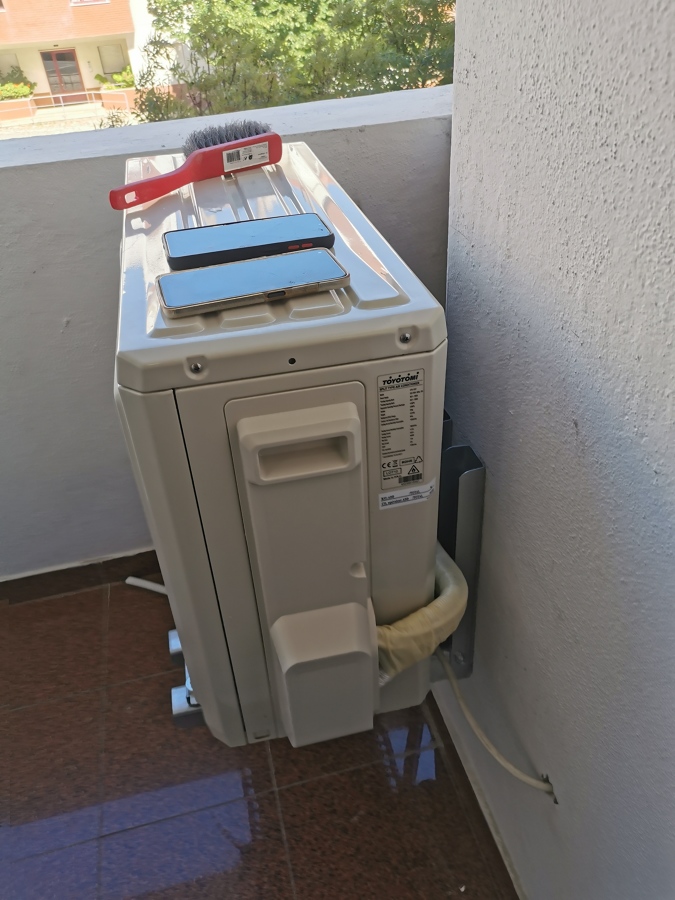 Toyotomi AC inverter
