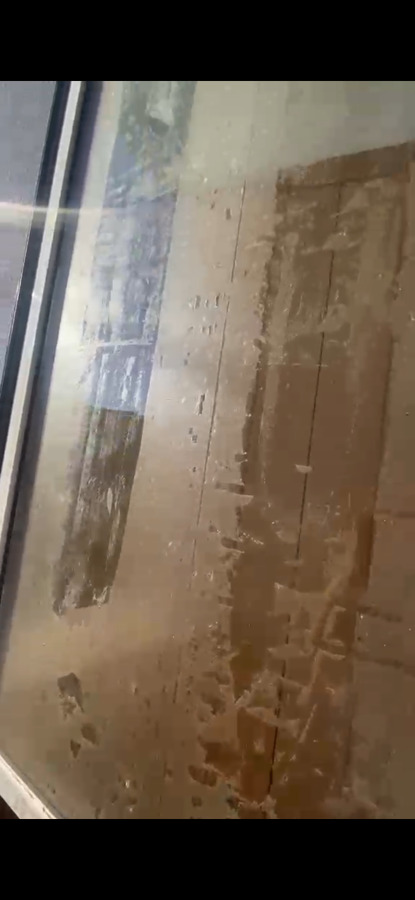 Janela com adesivo limpeza e brilho