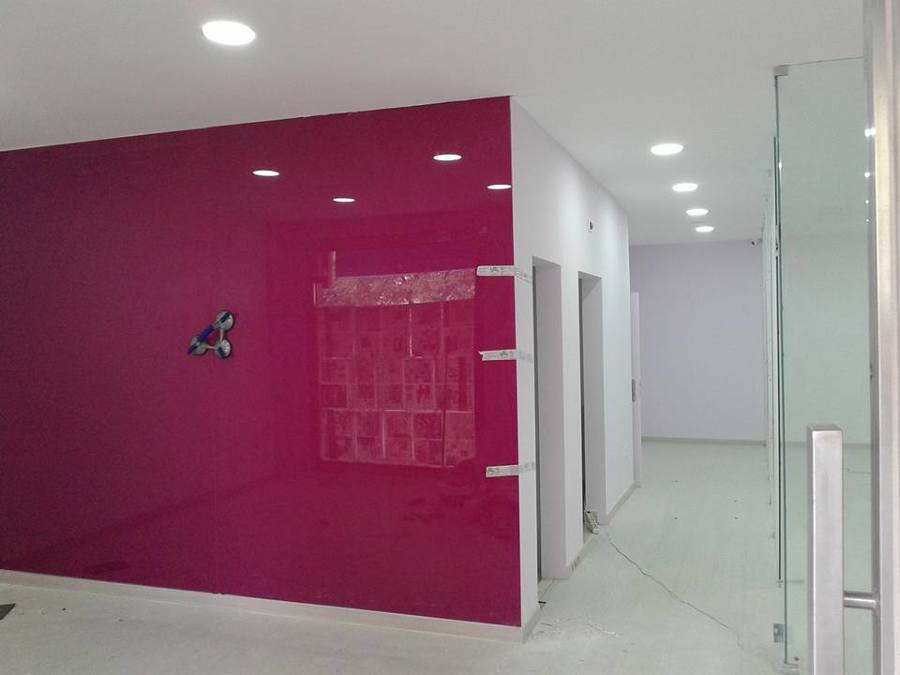 Parede forrada a vidro