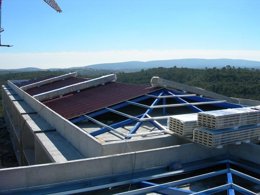 Estruturas Metálicas, Pavilhões Industriais, Coberturas, Serralharia