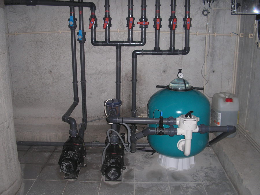 Zona técnica de piscina