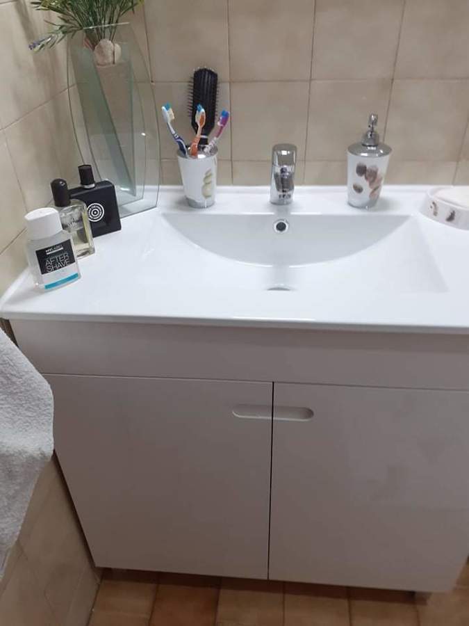 Móvel com lavatório