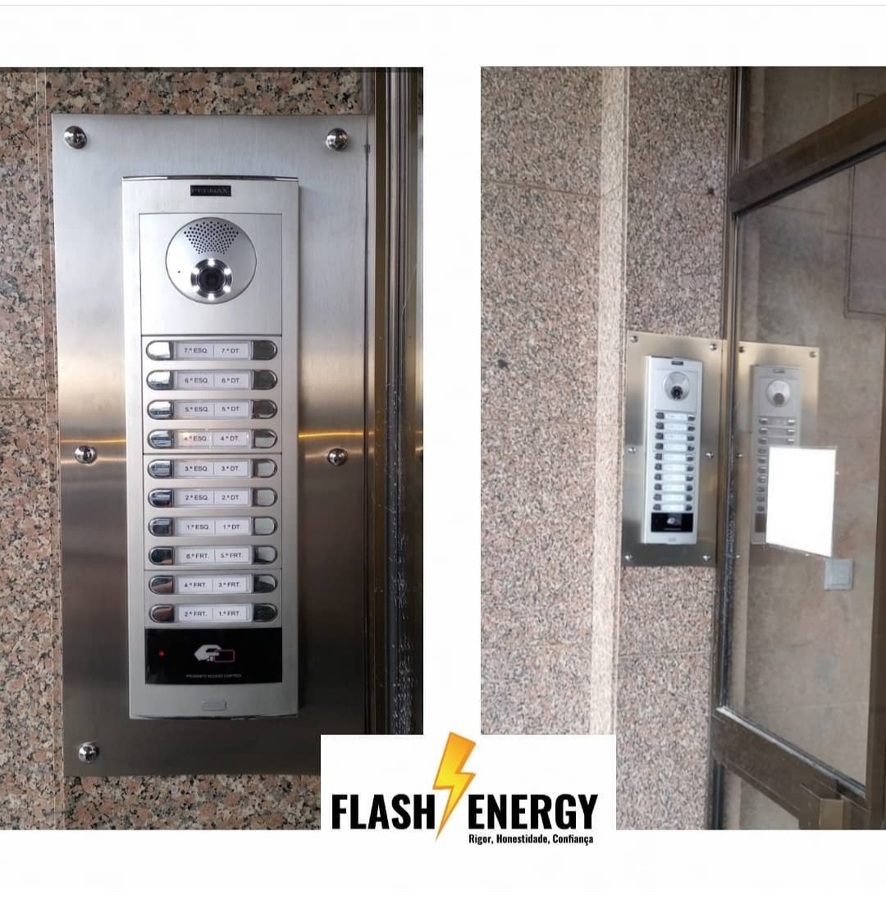 Placa inox com moldura de acabamento, código de porta módulo digital de informação.