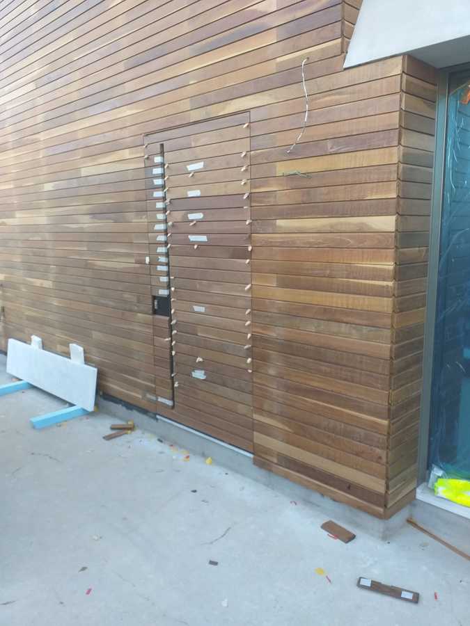 Deck em fachada Madeira de IPÊ