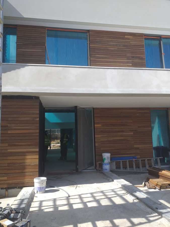 Deck em fachada Madeira de IPÊ