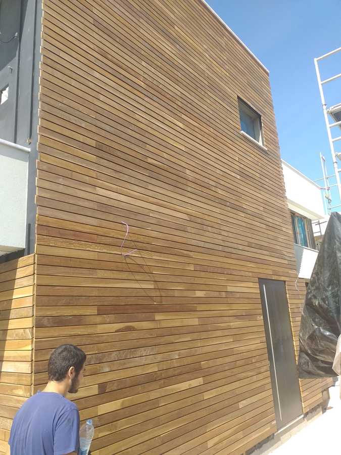 Deck em fachada Madeira de IPÊ