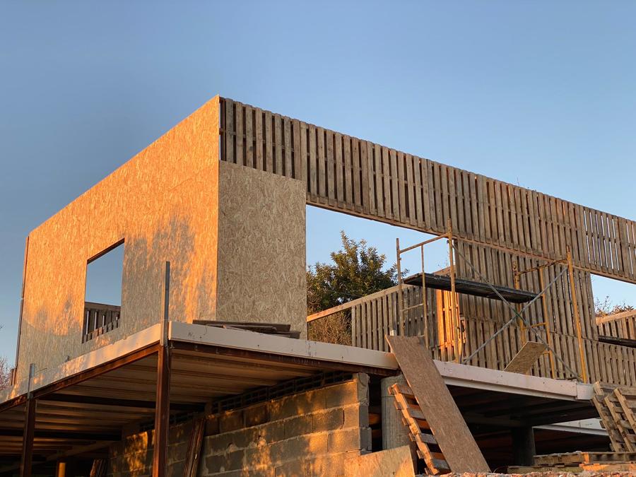 construção casa de paletes