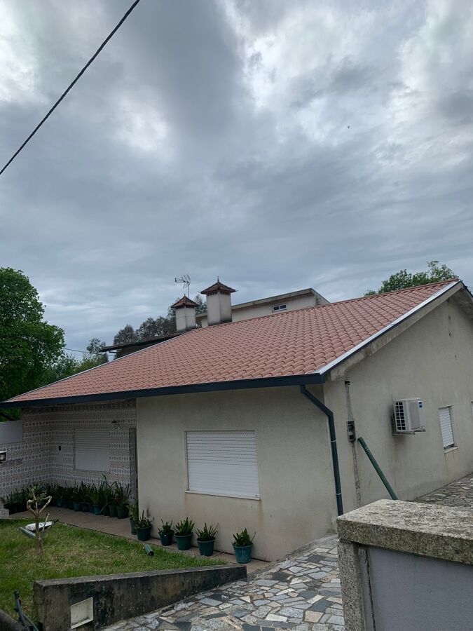 Telhado de moradia/ Rufos e Caleiras