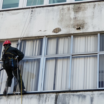 Reparações  na fachada do prédio