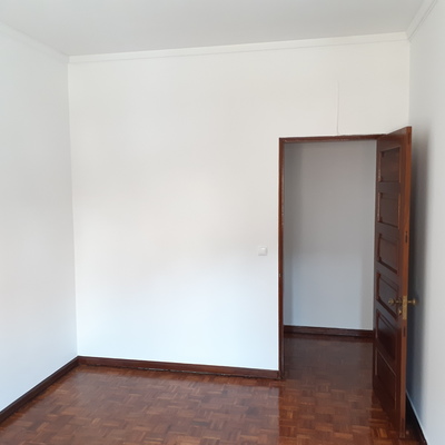 Pintar, afagar e envernizar