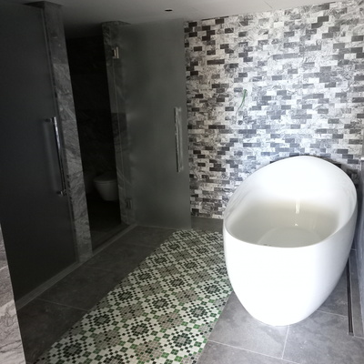 Casa de banho com banheira