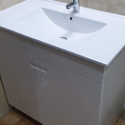 Móvel com lavatório