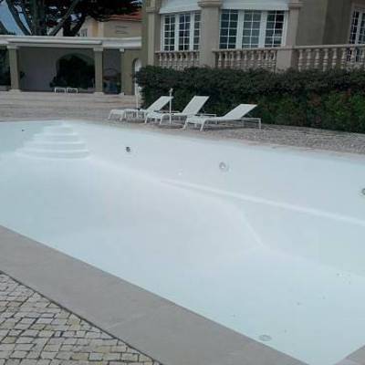 Fibramento e pintura de piscina em Cascais