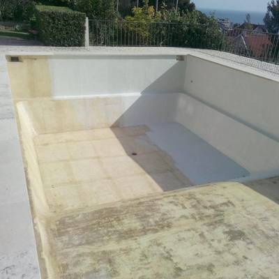 Fibramento e pintura de piscina em Cascais