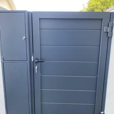 Portão Pedonal com Caixa de Correio em Aluminio