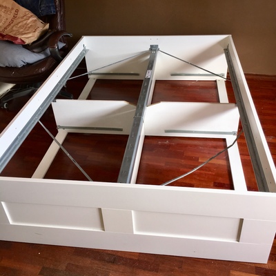 Desmontagem de cama.