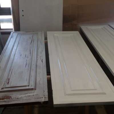 Lacagem  e pintura de Portas e Móveis.